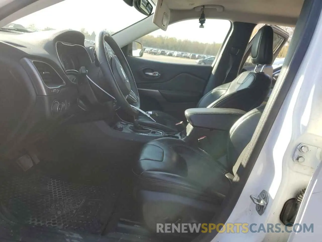7 Photograph of a damaged car 1C4PJMLXXKD155341 JEEP GRAND CHER 2019