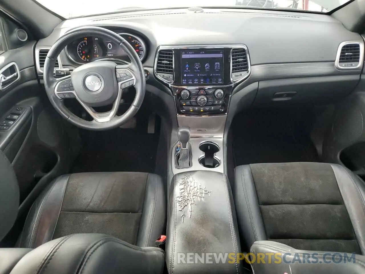 8 Photograph of a damaged car 1C4RJEAG4KC732369 JEEP GRAND CHER 2019