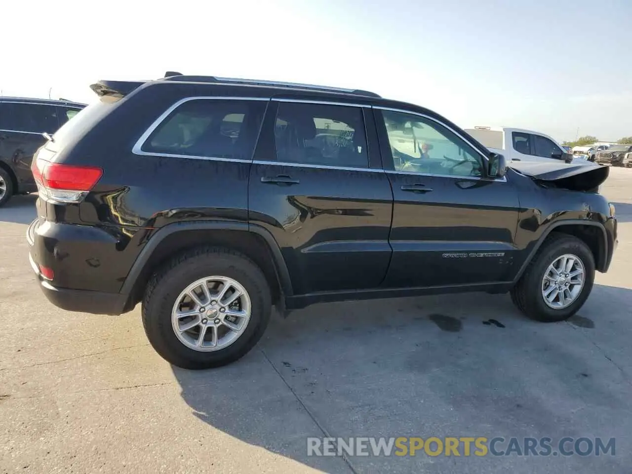 3 Photograph of a damaged car 1C4RJEAG4KC811086 JEEP GRAND CHER 2019
