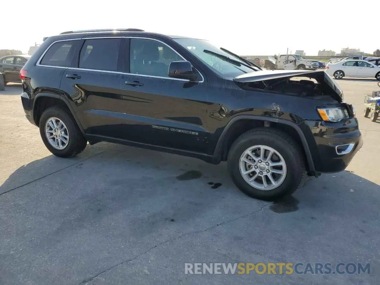 4 Photograph of a damaged car 1C4RJEAG4KC811086 JEEP GRAND CHER 2019