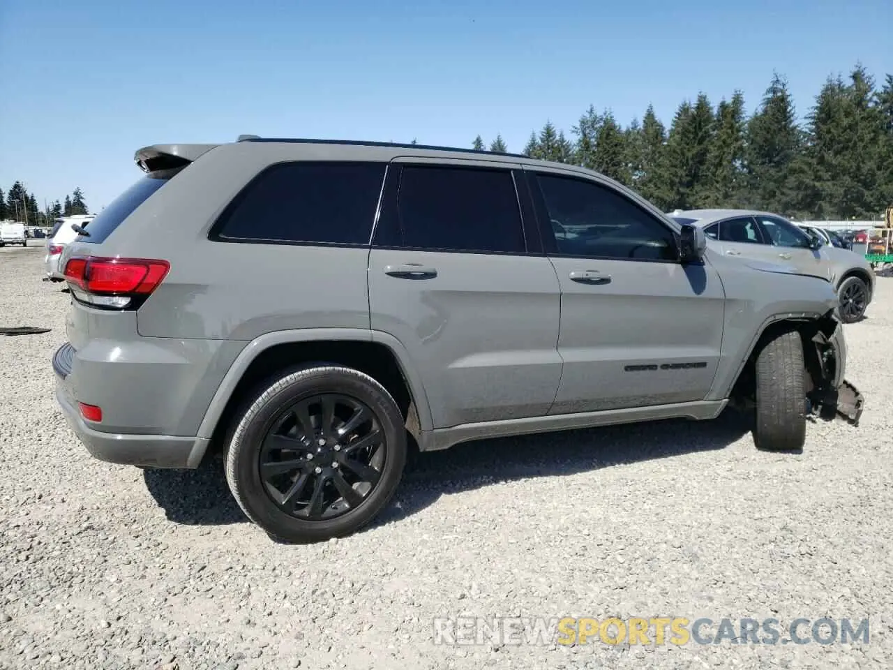 3 Photograph of a damaged car 1C4RJEAG5KC731974 JEEP GRAND CHER 2019