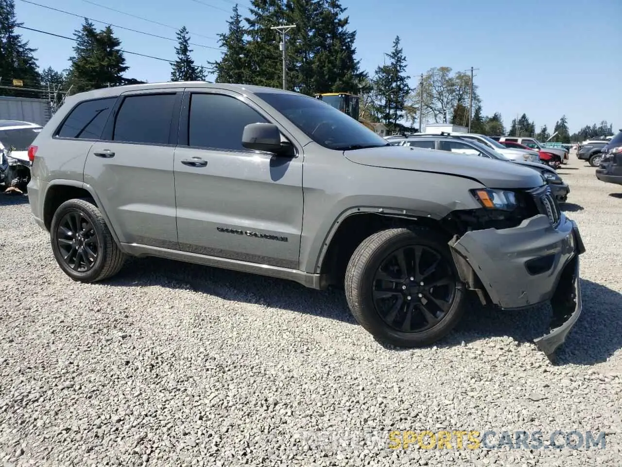 4 Photograph of a damaged car 1C4RJEAG5KC731974 JEEP GRAND CHER 2019