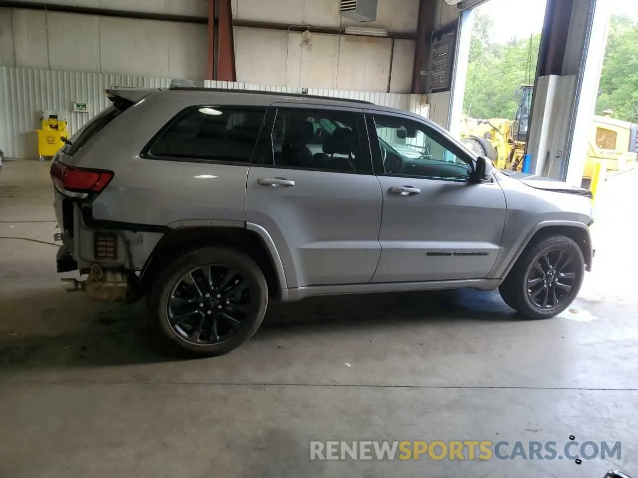 3 Photograph of a damaged car 1C4RJEAG6KC630717 JEEP GRAND CHER 2019