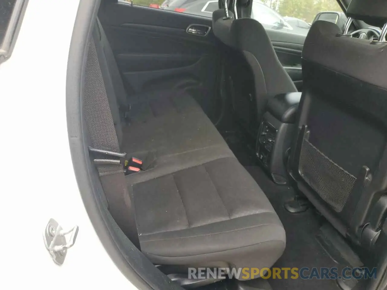 10 Photograph of a damaged car 1C4RJEAG6KC836040 JEEP GRAND CHER 2019