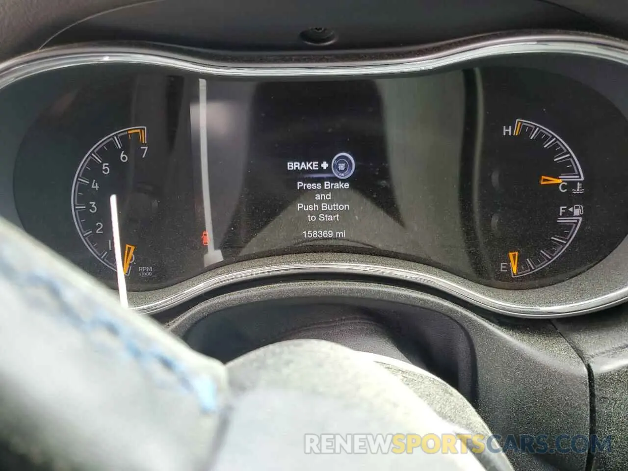 9 Photograph of a damaged car 1C4RJEAG6KC836040 JEEP GRAND CHER 2019