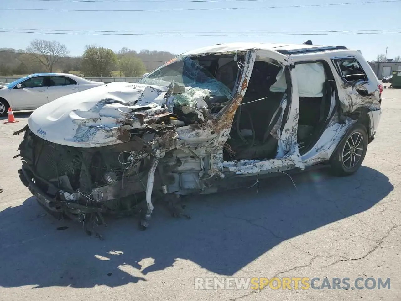 1 Photograph of a damaged car 1C4RJEAG8KC556538 JEEP GRAND CHER 2019