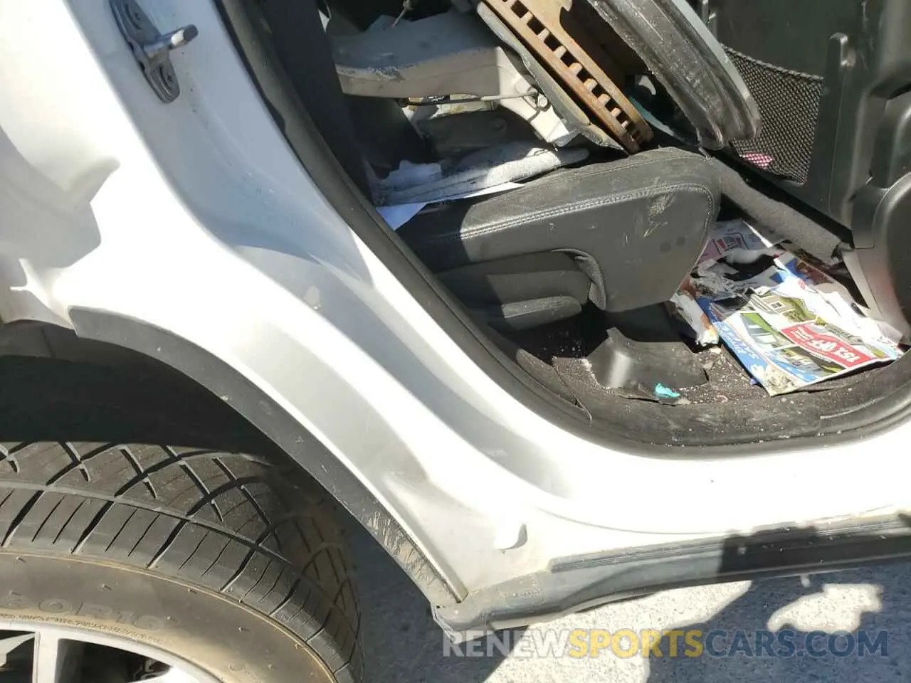 12 Photograph of a damaged car 1C4RJEAG8KC556538 JEEP GRAND CHER 2019