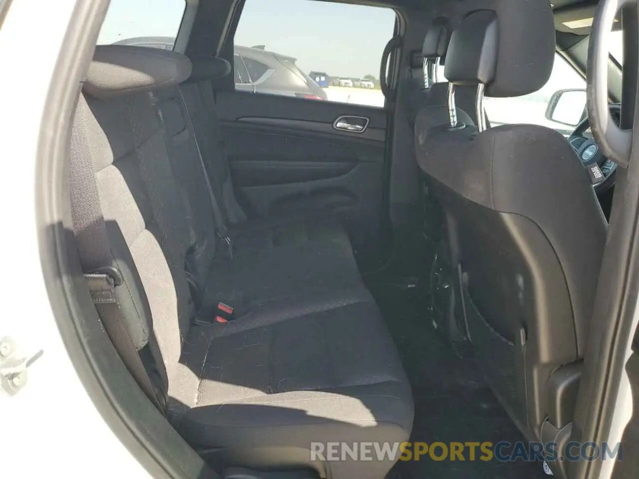 11 Photograph of a damaged car 1C4RJEAG8KC572500 JEEP GRAND CHER 2019
