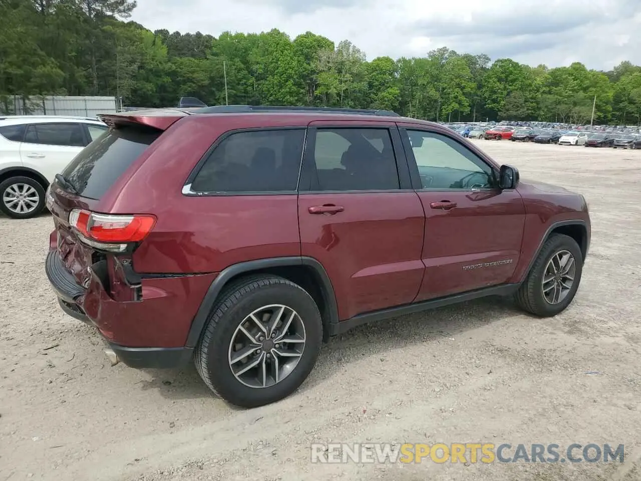 3 Photograph of a damaged car 1C4RJEAG8KC621680 JEEP GRAND CHER 2019