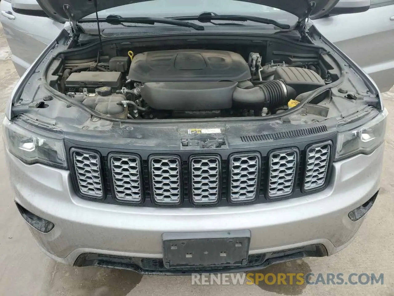 12 Photograph of a damaged car 1C4RJEAG8KC698551 JEEP GRAND CHER 2019