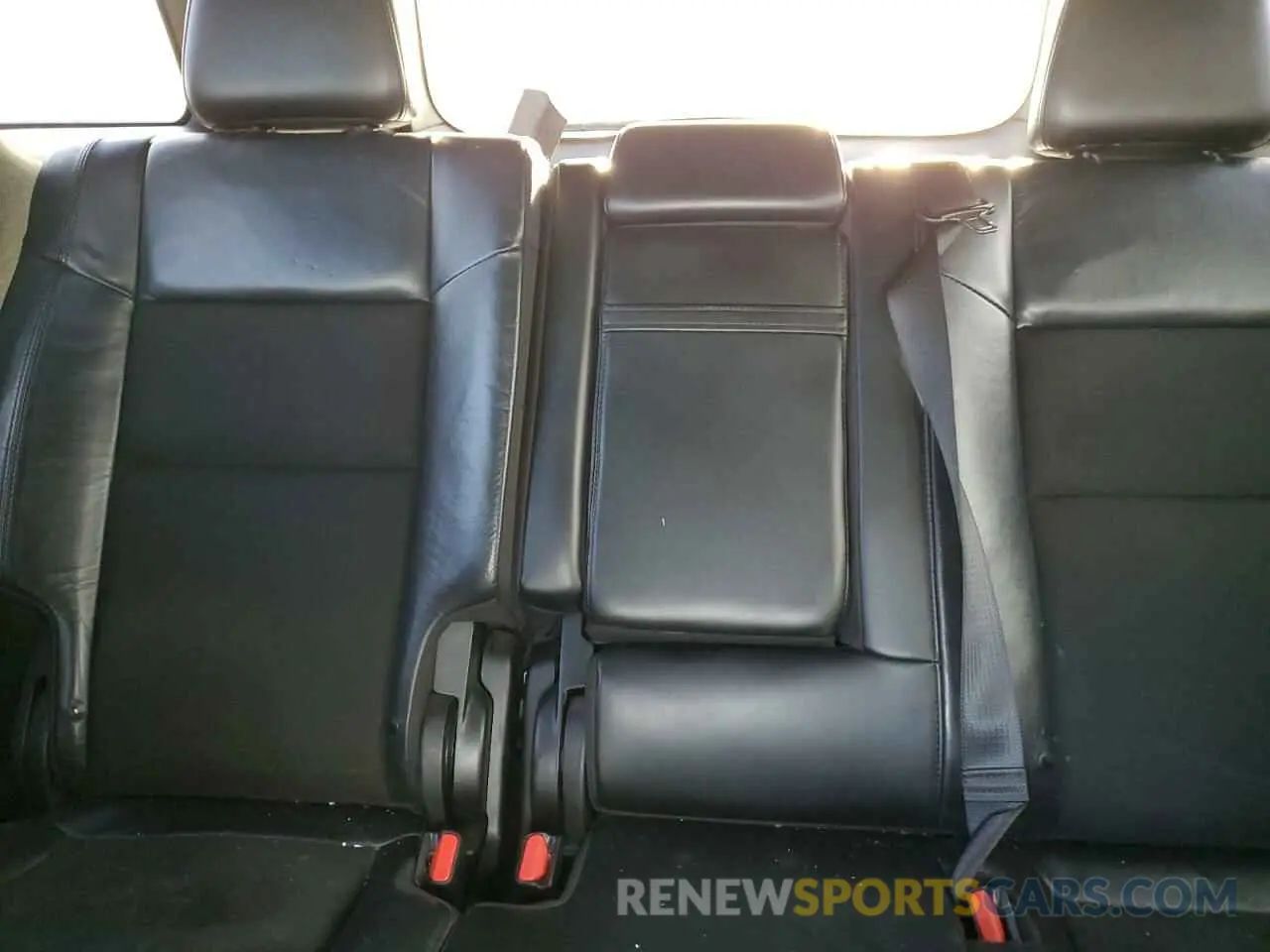 10 Photograph of a damaged car 1C4RJEAG9KC790591 JEEP GRAND CHER 2019