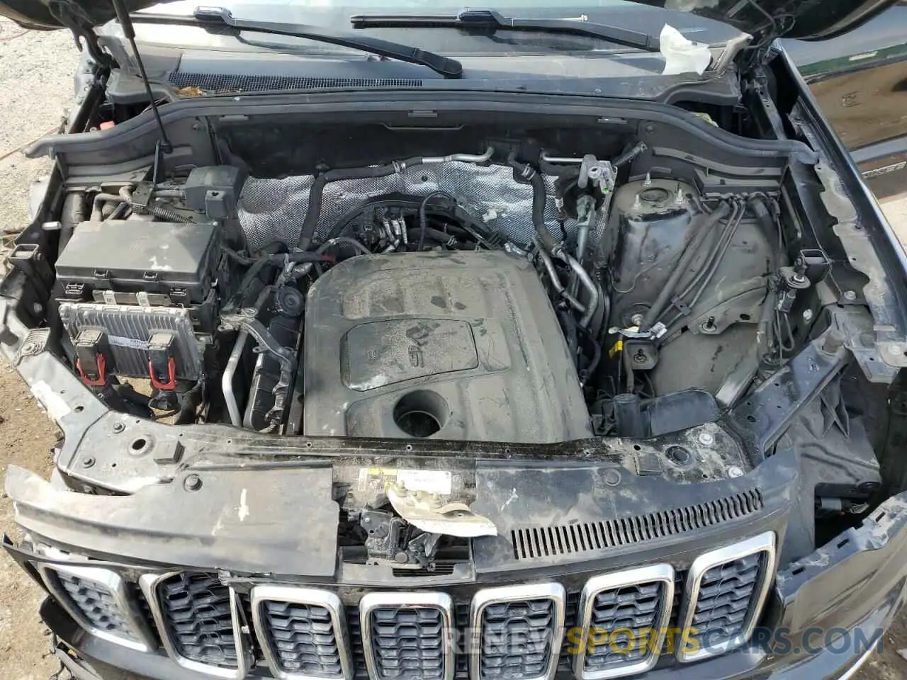 12 Photograph of a damaged car 1C4RJEBG0KC801511 JEEP GRAND CHER 2019