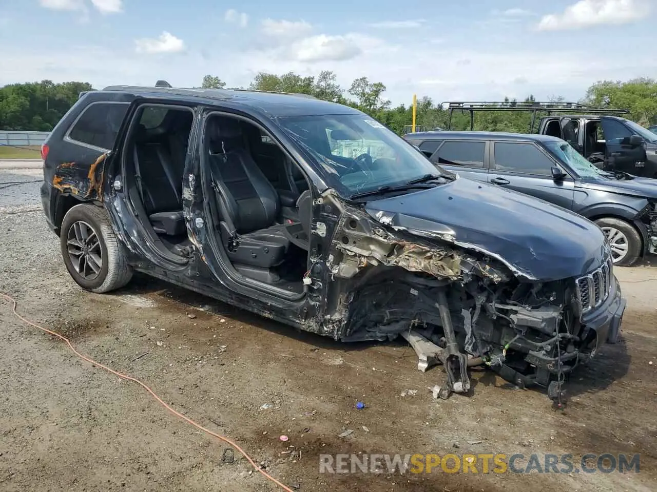 4 Photograph of a damaged car 1C4RJEBG0KC801511 JEEP GRAND CHER 2019