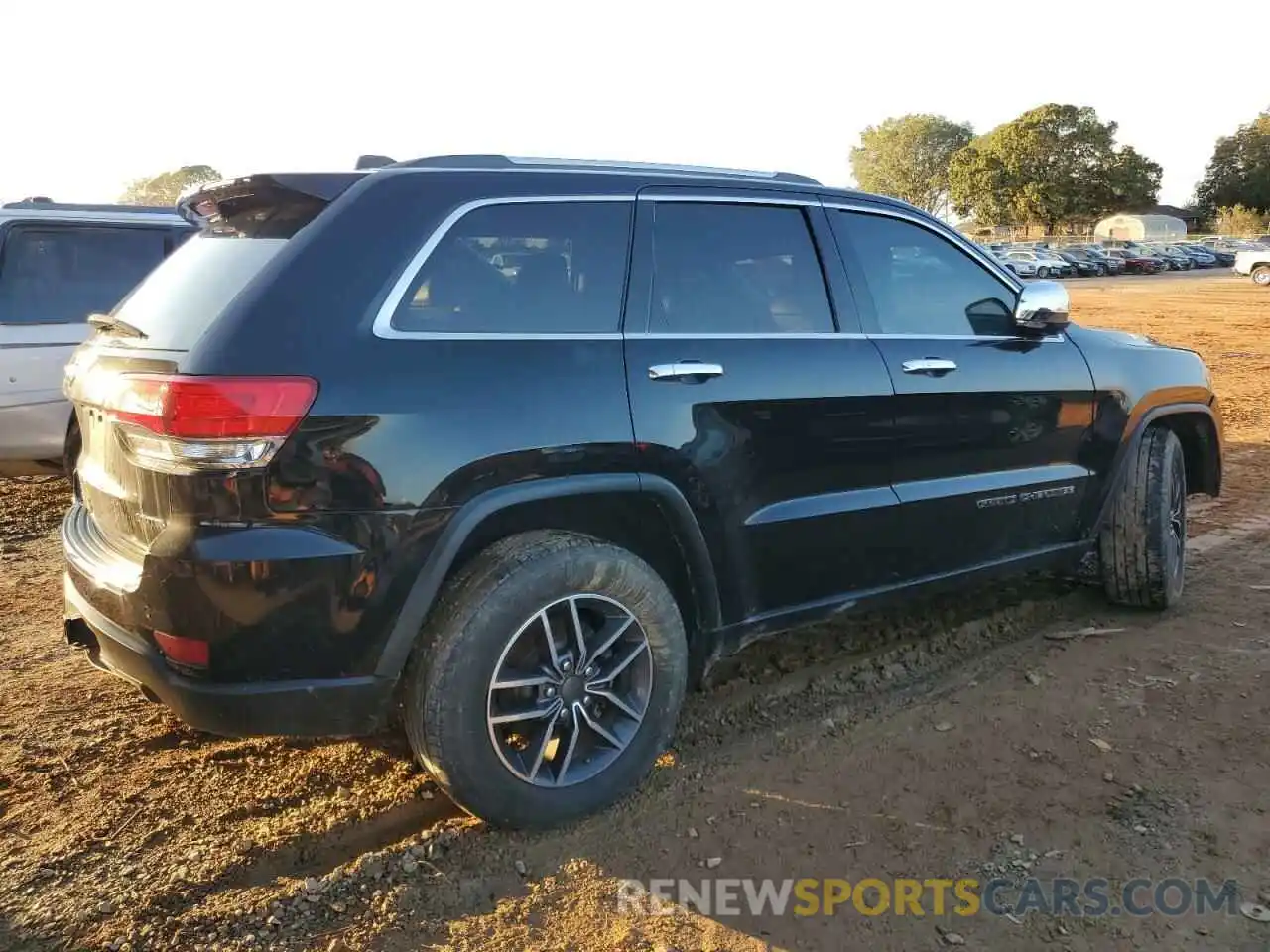 3 Photograph of a damaged car 1C4RJEBG2KC673076 JEEP GRAND CHER 2019