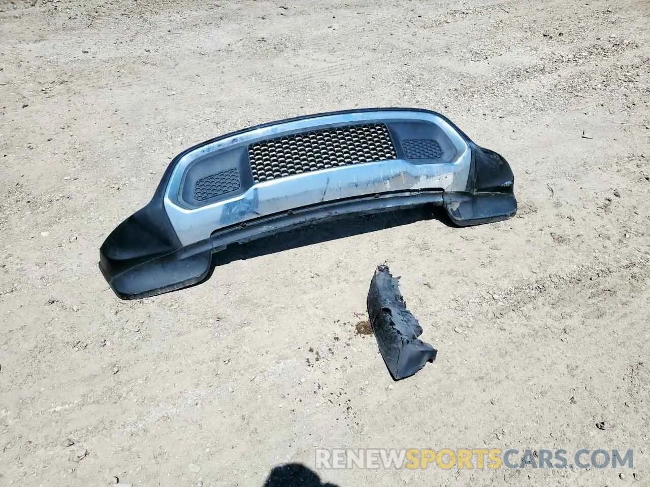 12 Photograph of a damaged car 1C4RJEBG2KC763022 JEEP GRAND CHER 2019