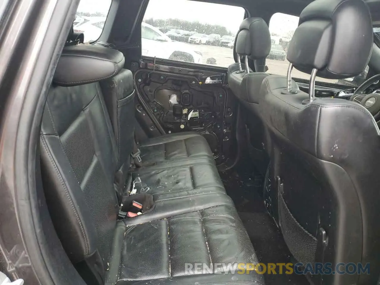 12 Photograph of a damaged car 1C4RJEBG2KC789166 JEEP GRAND CHER 2019