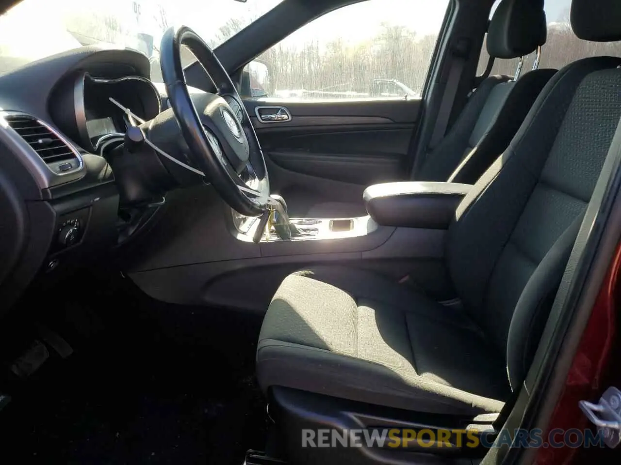 7 Photograph of a damaged car 1C4RJFAG0KC528948 JEEP GRAND CHER 2019