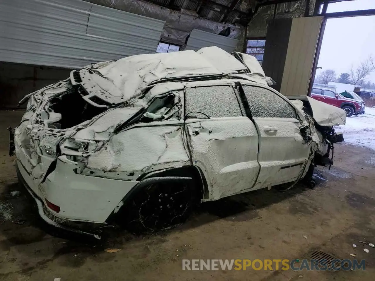 3 Photograph of a damaged car 1C4RJFAG0KC775547 JEEP GRAND CHER 2019