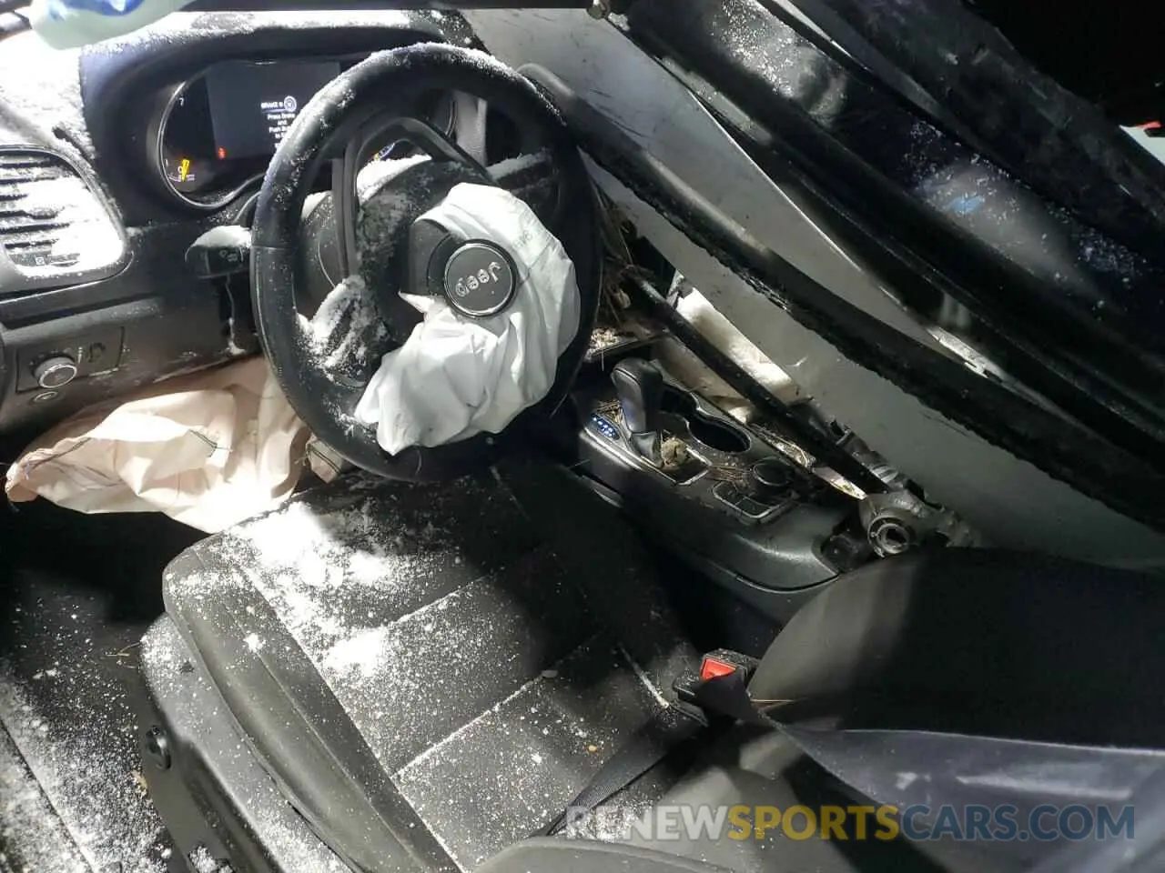 8 Photograph of a damaged car 1C4RJFAG0KC775547 JEEP GRAND CHER 2019