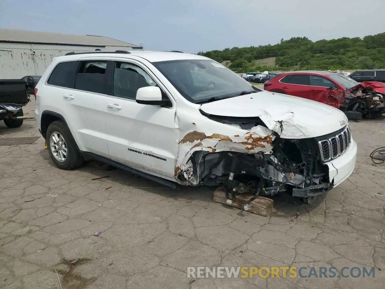 4 Photograph of a damaged car 1C4RJFAG0KC835522 JEEP GRAND CHER 2019