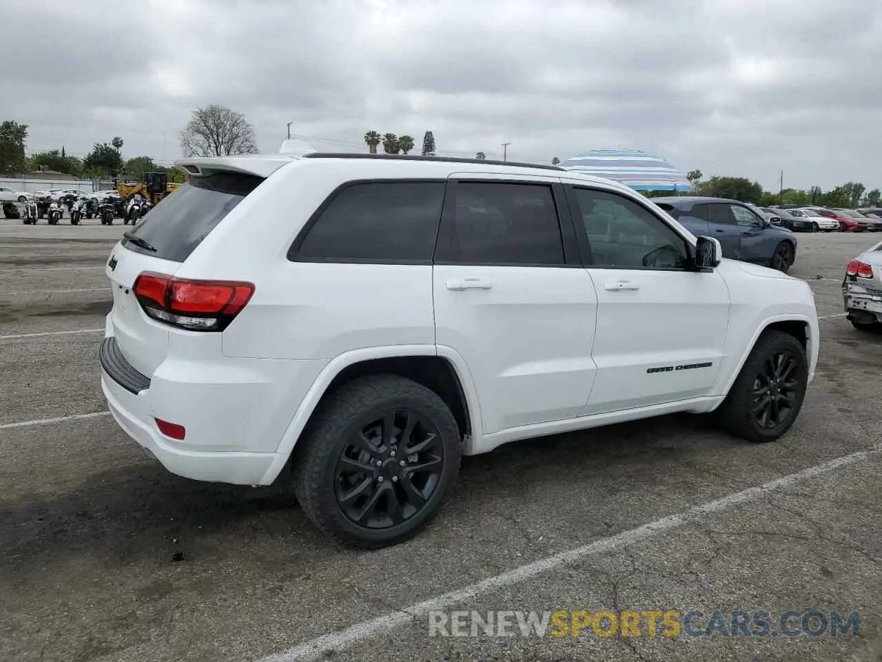3 Photograph of a damaged car 1C4RJFAG1KC531986 JEEP GRAND CHER 2019