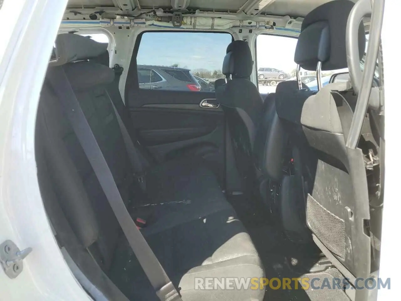 10 Photograph of a damaged car 1C4RJFAG1KC670158 JEEP GRAND CHER 2019