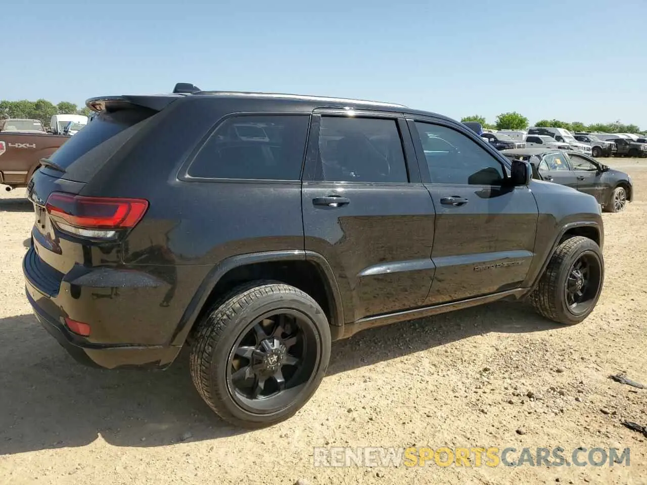 3 Photograph of a damaged car 1C4RJFAG1KC760944 JEEP GRAND CHER 2019