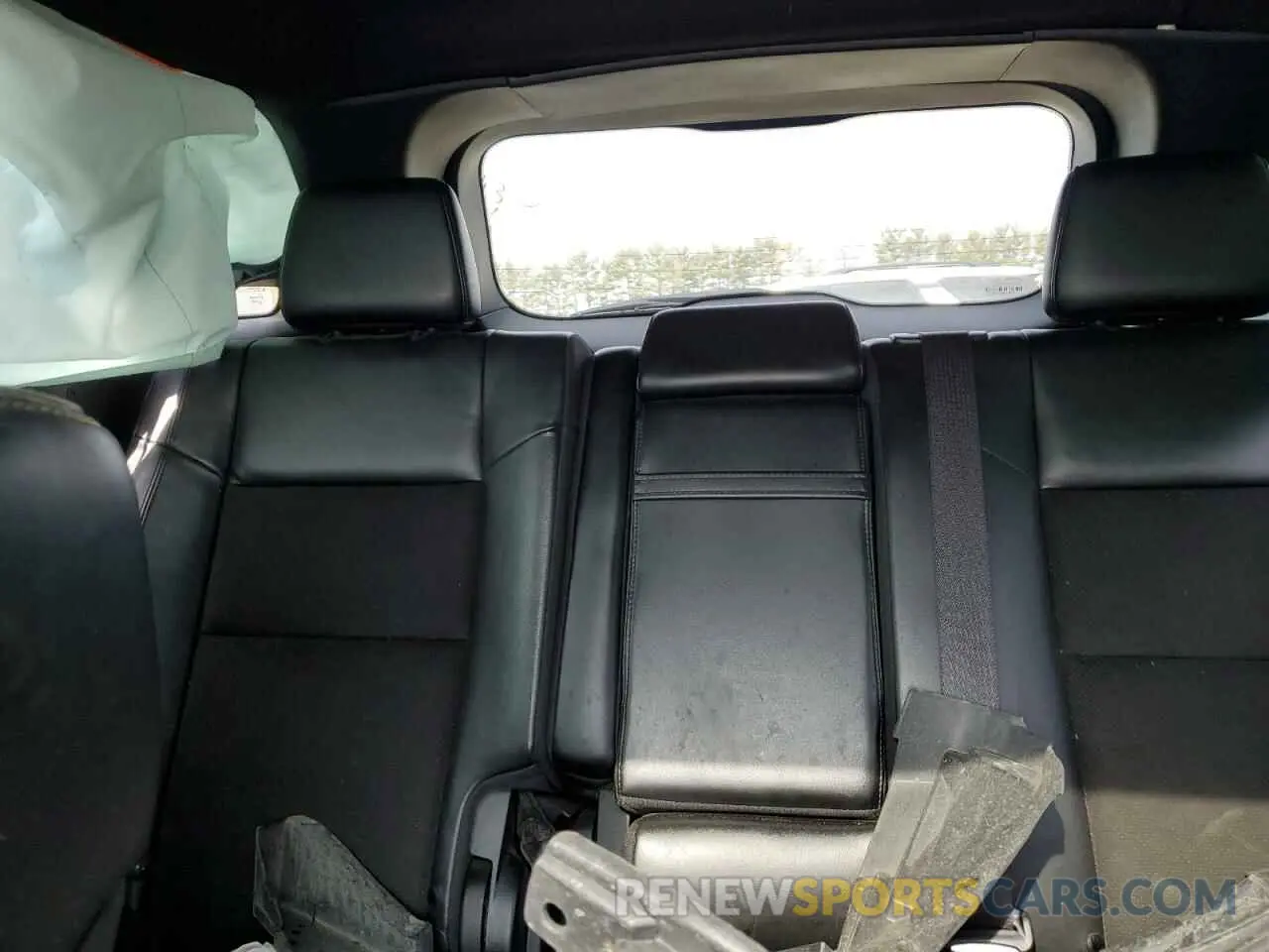 10 Photograph of a damaged car 1C4RJFAG1KC853883 JEEP GRAND CHER 2019