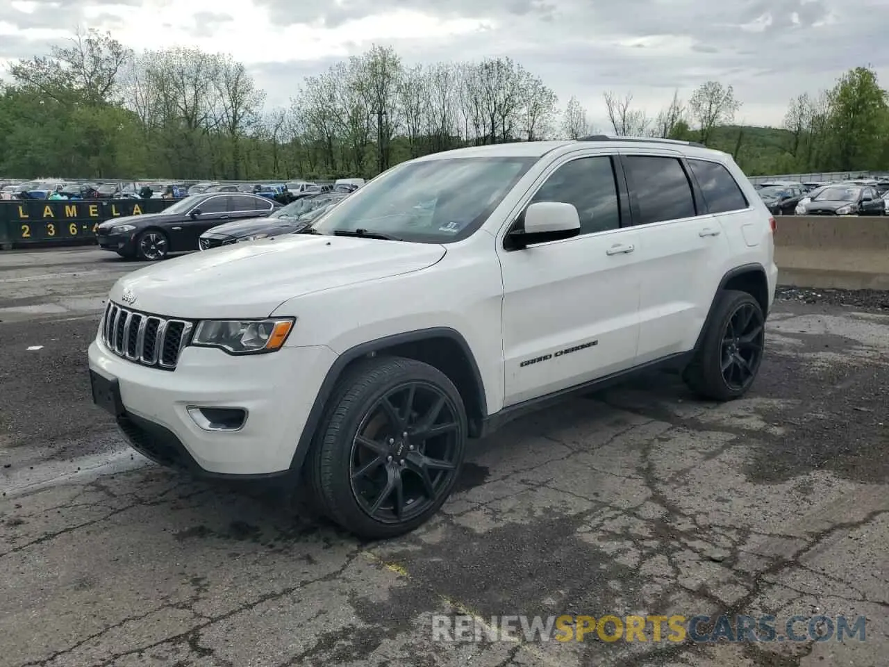 1 Photograph of a damaged car 1C4RJFAG2KC592635 JEEP GRAND CHER 2019