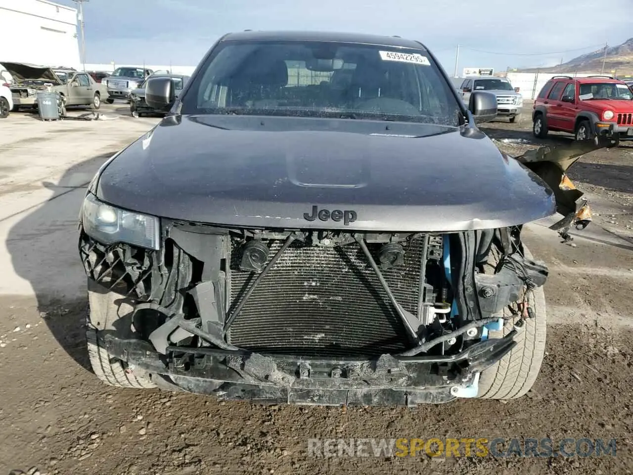 5 Photograph of a damaged car 1C4RJFAG2KC609482 JEEP GRAND CHER 2019
