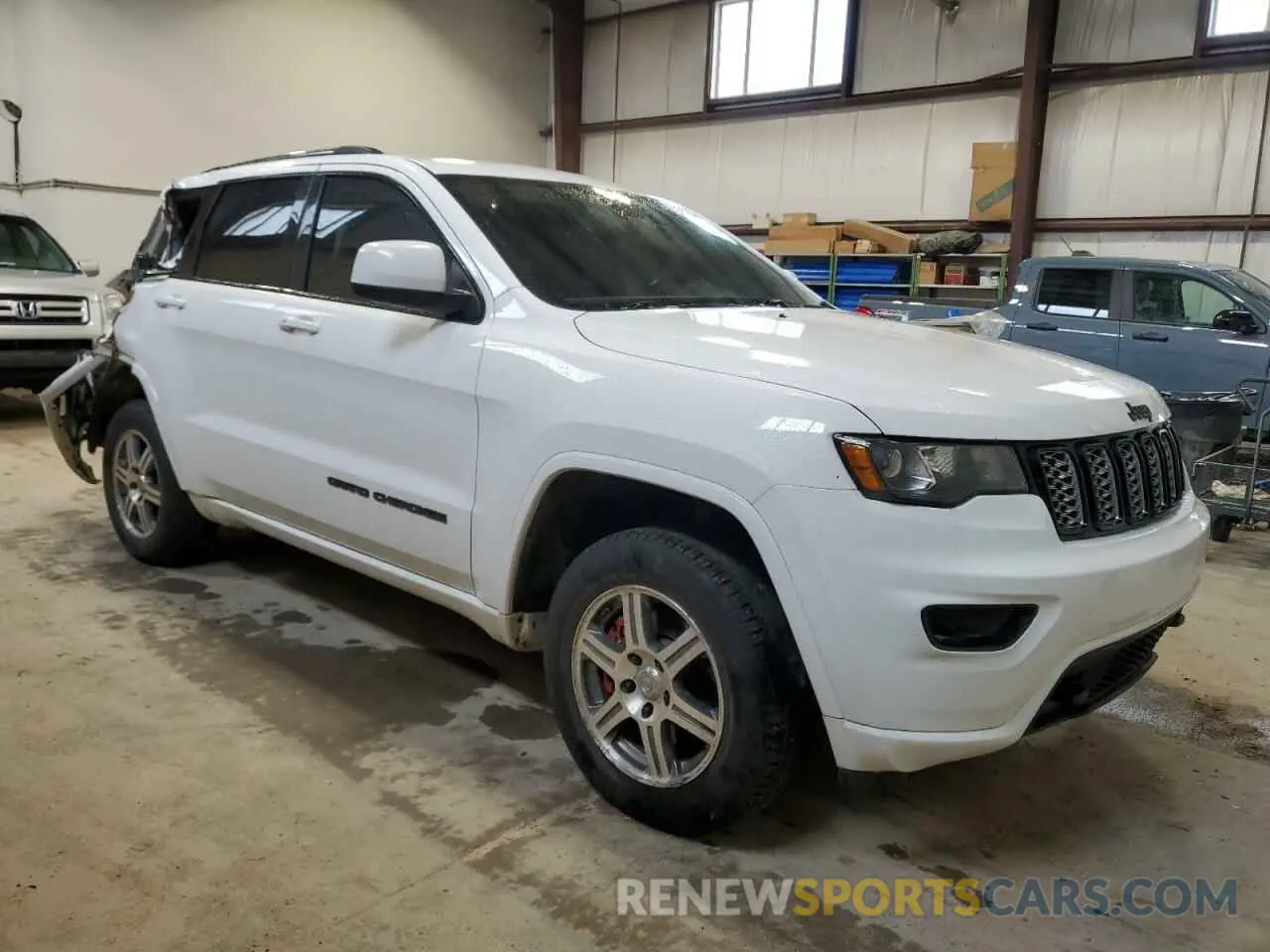 4 Photograph of a damaged car 1C4RJFAG2KC758751 JEEP GRAND CHER 2019