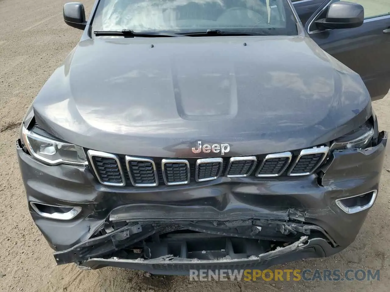 12 Photograph of a damaged car 1C4RJFAG2KC810380 JEEP GRAND CHER 2019