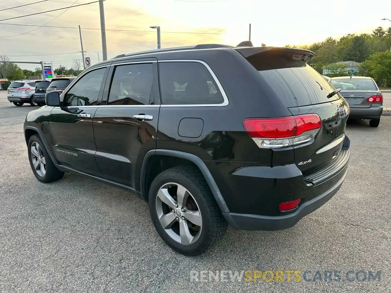 3 Photograph of a damaged car 1C4RJFAG3KC749556 JEEP GRAND CHER 2019