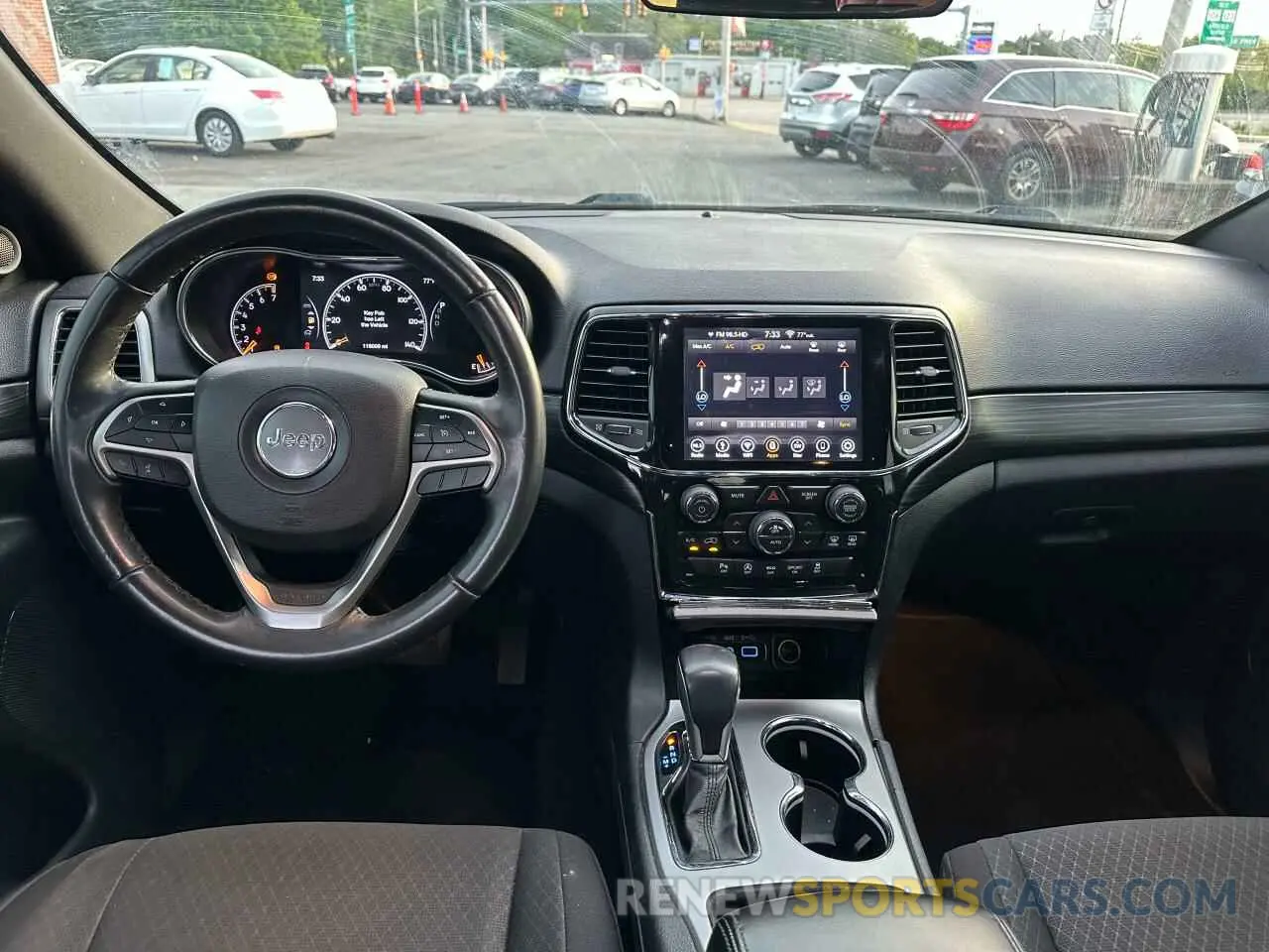 9 Photograph of a damaged car 1C4RJFAG3KC749556 JEEP GRAND CHER 2019