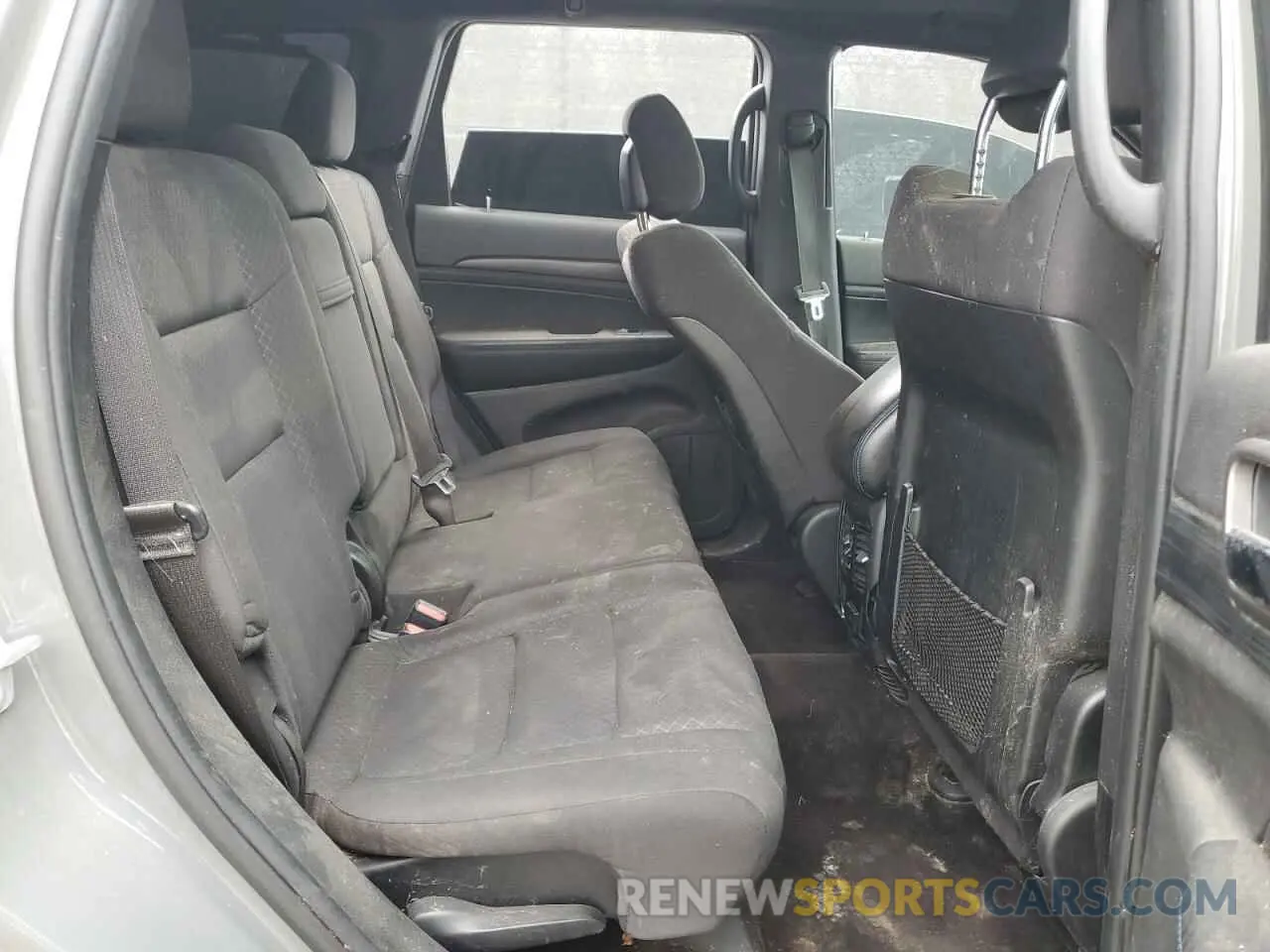 11 Photograph of a damaged car 1C4RJFAG4KC607930 JEEP GRAND CHER 2019