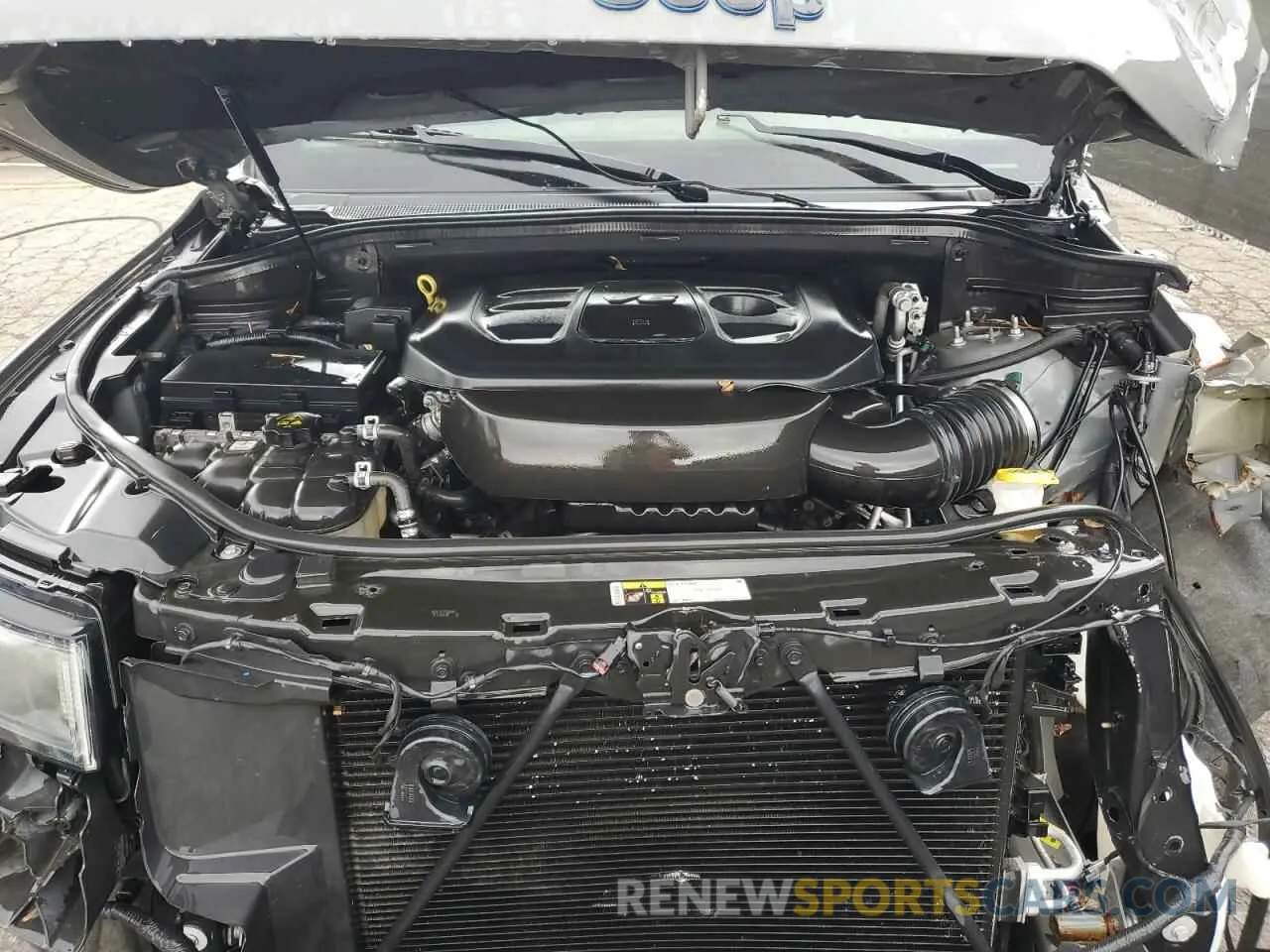 12 Photograph of a damaged car 1C4RJFAG4KC607930 JEEP GRAND CHER 2019