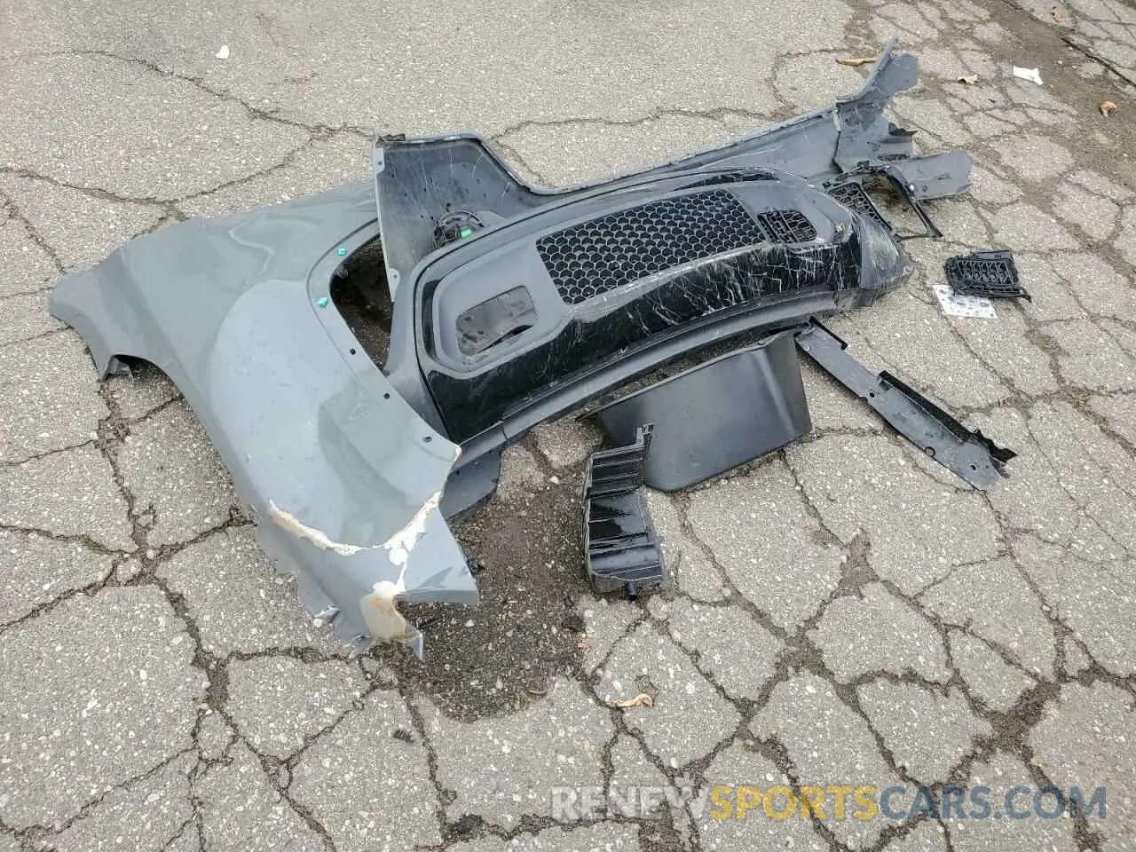 13 Photograph of a damaged car 1C4RJFAG4KC607930 JEEP GRAND CHER 2019