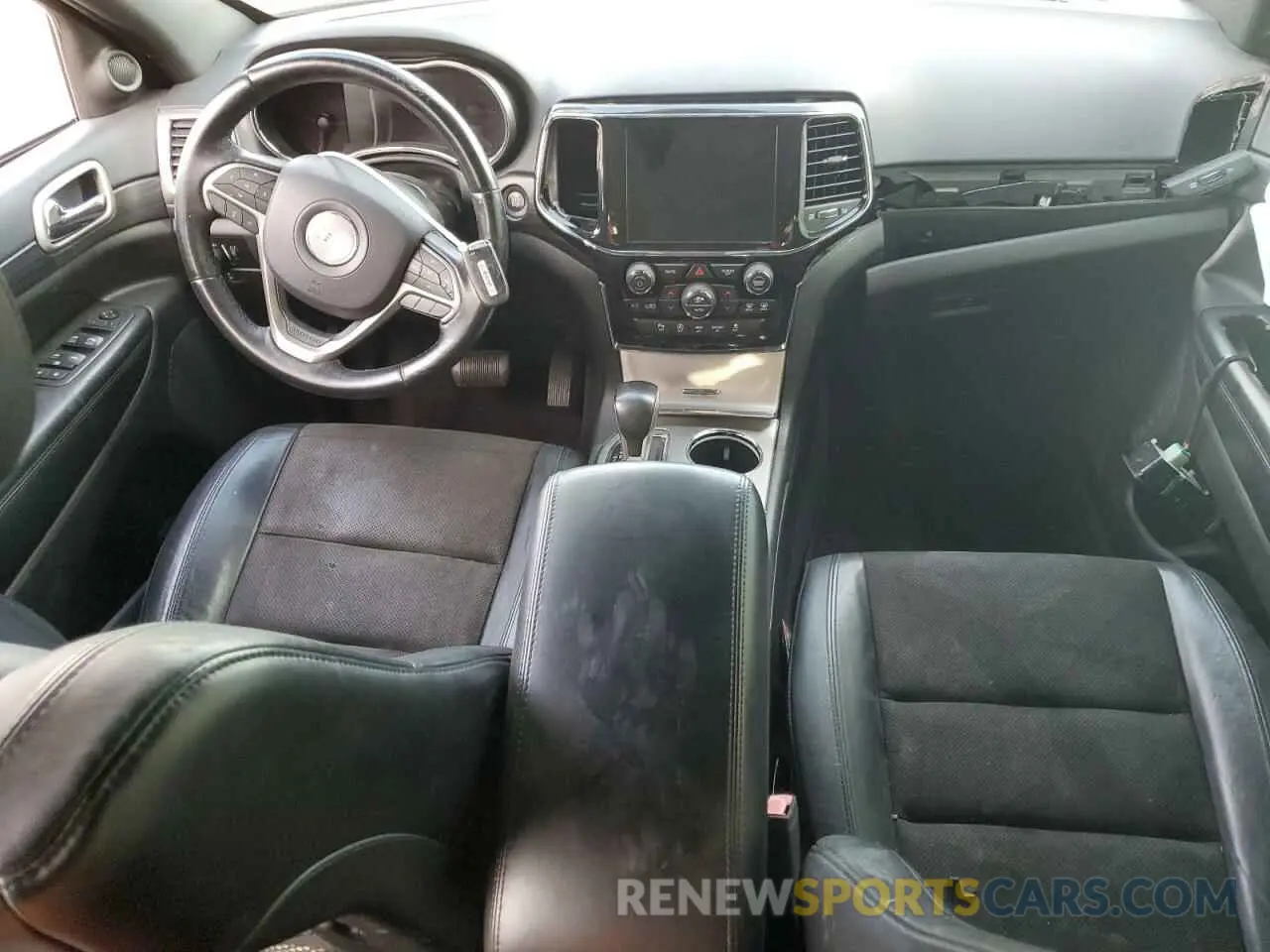 8 Photograph of a damaged car 1C4RJFAG5KC526239 JEEP GRAND CHER 2019