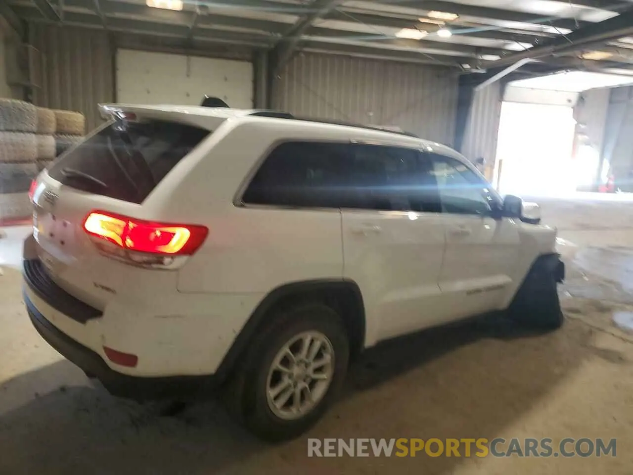 3 Photograph of a damaged car 1C4RJFAG5KC529092 JEEP GRAND CHER 2019