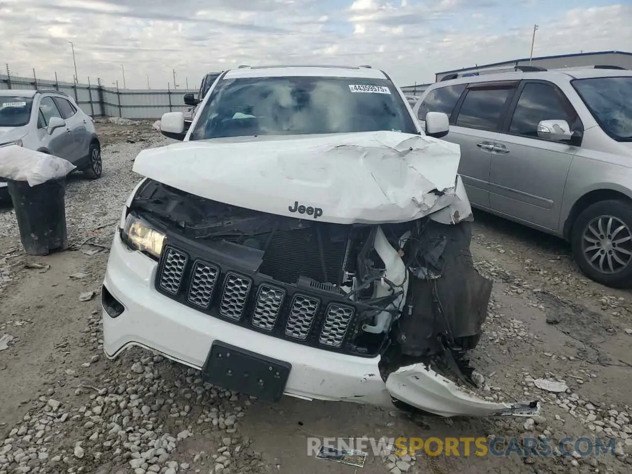 5 Photograph of a damaged car 1C4RJFAG5KC562660 JEEP GRAND CHER 2019