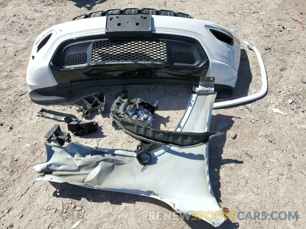 13 Photograph of a damaged car 1C4RJFAG6KC668681 JEEP GRAND CHER 2019