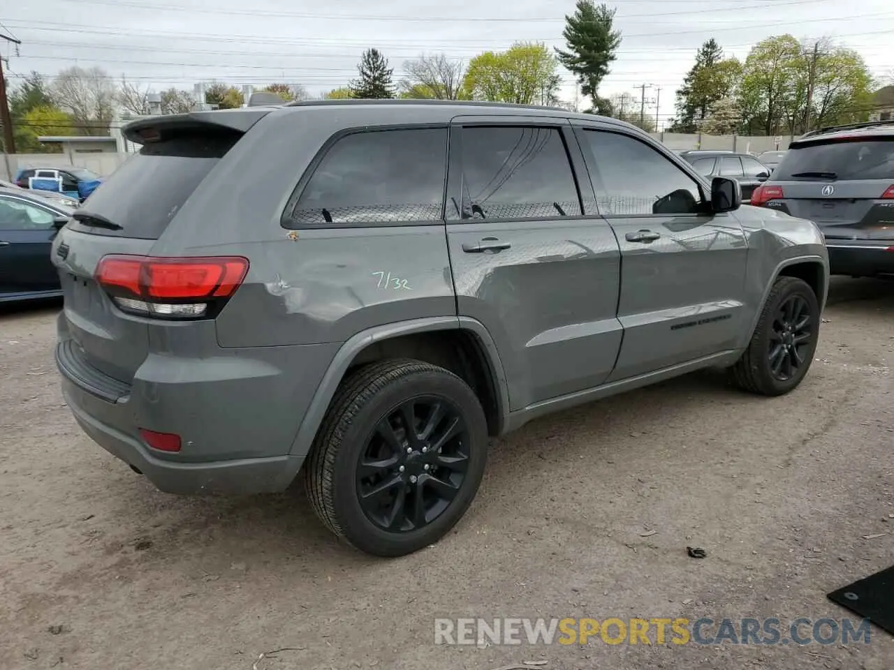 3 Photograph of a damaged car 1C4RJFAG6KC801049 JEEP GRAND CHER 2019