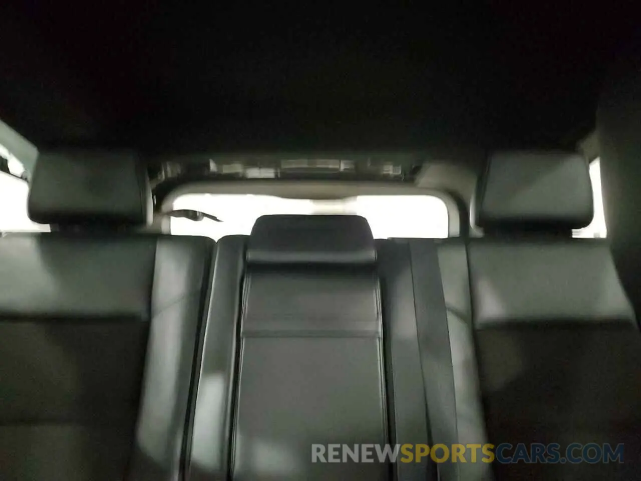 10 Photograph of a damaged car 1C4RJFAG7KC547111 JEEP GRAND CHER 2019