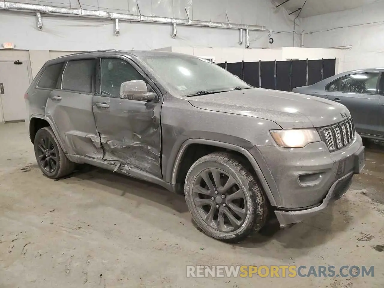 4 Photograph of a damaged car 1C4RJFAG7KC547111 JEEP GRAND CHER 2019