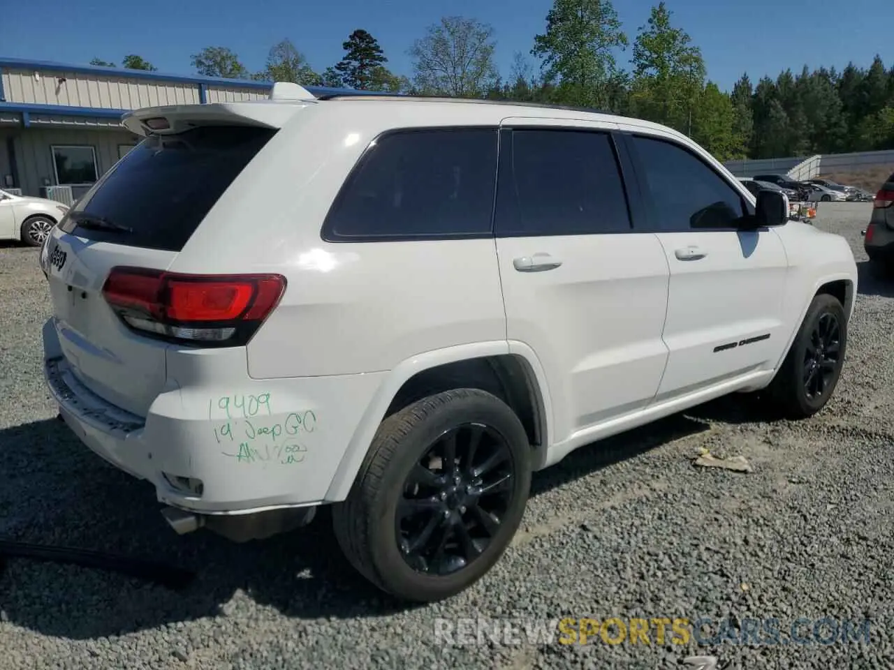 3 Photograph of a damaged car 1C4RJFAG7KC819138 JEEP GRAND CHER 2019