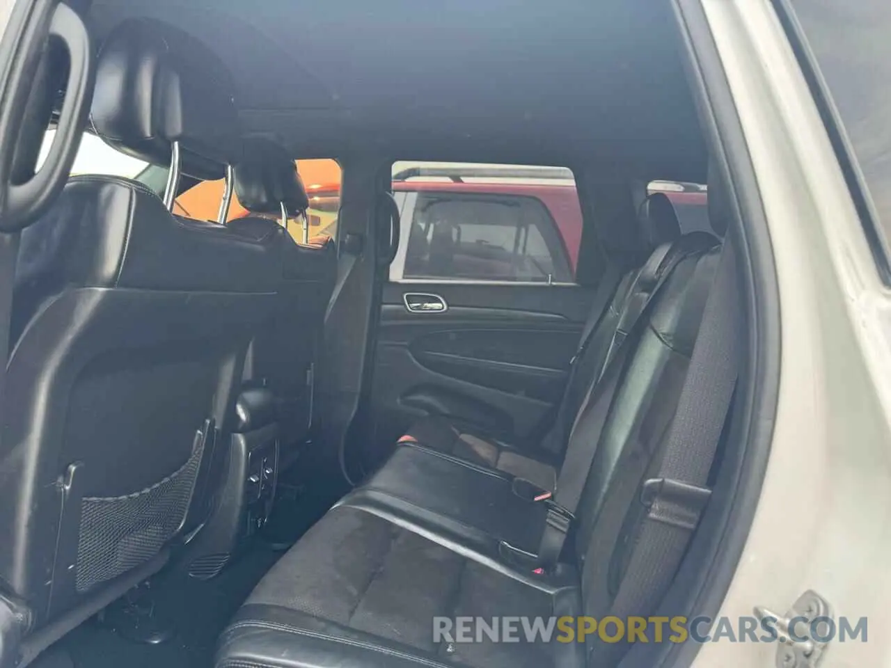 9 Photograph of a damaged car 1C4RJFAG8KC678774 JEEP GRAND CHER 2019