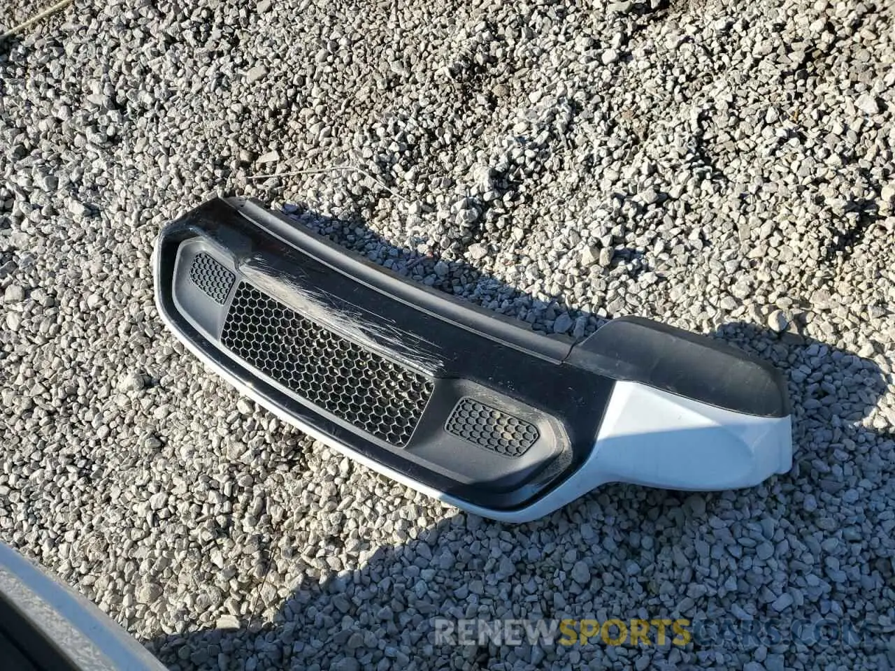 13 Photograph of a damaged car 1C4RJFAG9KC567635 JEEP GRAND CHER 2019