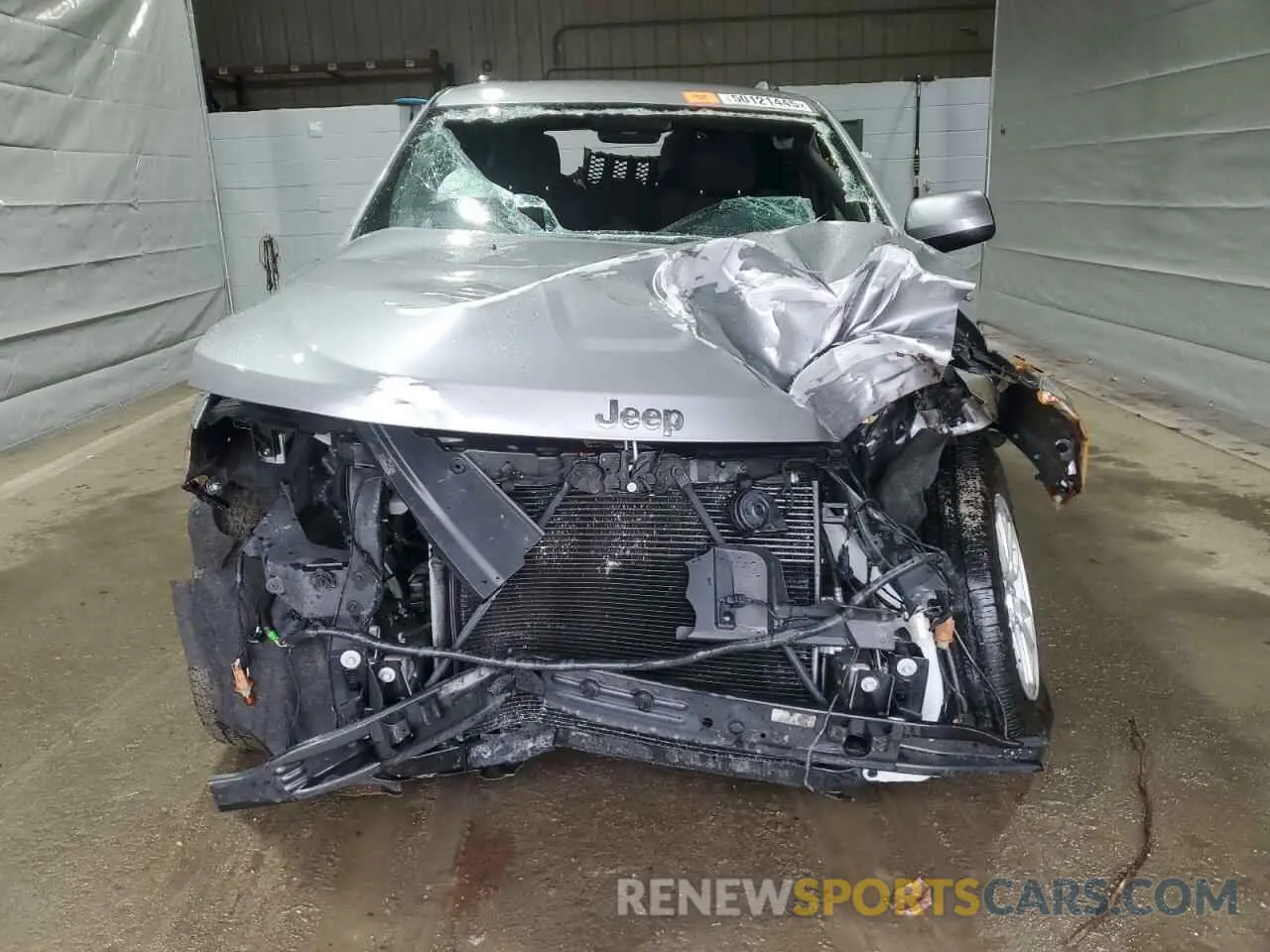 5 Photograph of a damaged car 1C4RJFAG9KC727240 JEEP GRAND CHER 2019