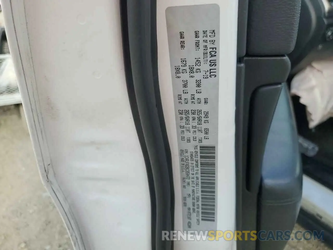 14 Photograph of a damaged car 1C4RJFAG9KC850472 JEEP GRAND CHER 2019