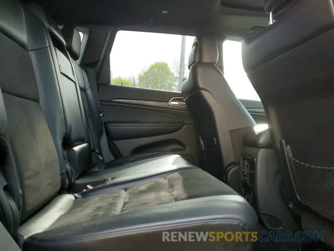 11 Photograph of a damaged car 1C4RJFAGXKC727635 JEEP GRAND CHER 2019